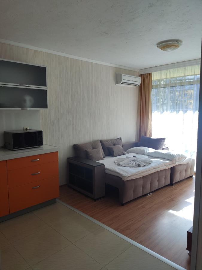 Deluxe Apartments Gallery 2 ساني بيتش المظهر الخارجي الصورة