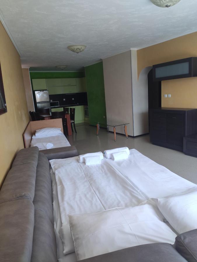 Deluxe Apartments Gallery 2 ساني بيتش المظهر الخارجي الصورة