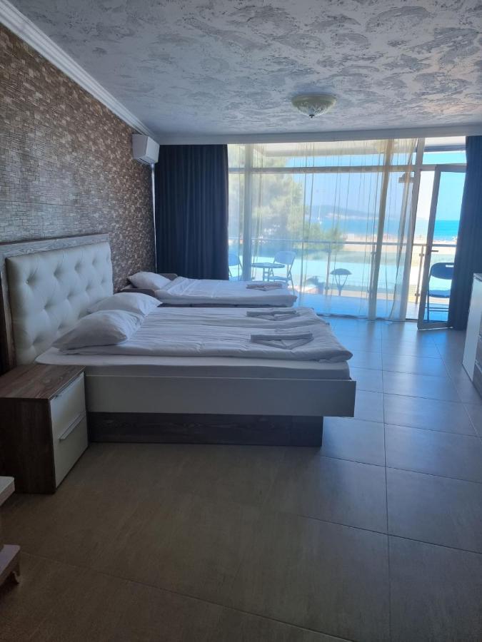 Deluxe Apartments Gallery 2 ساني بيتش المظهر الخارجي الصورة